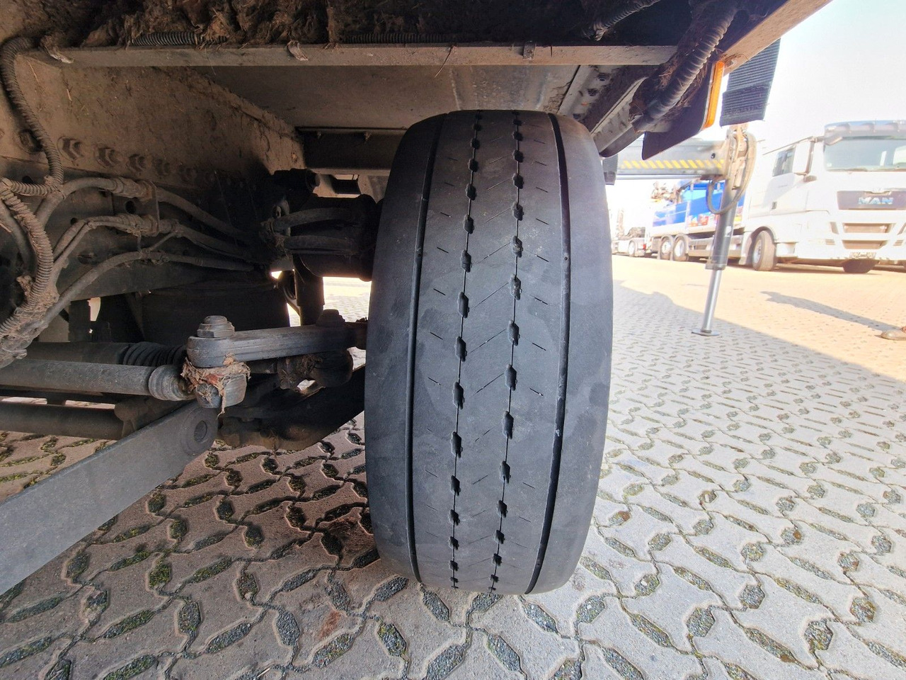 Kravas auto ar manipulatoru Mercedes-Benz Antos 2540 / Fernbedienung / Lenkachse: foto 28 Kravas auto ar manipulatoru Mercedes-Benz Antos 2540 / Fernbedienung / Lenkachse: foto 28