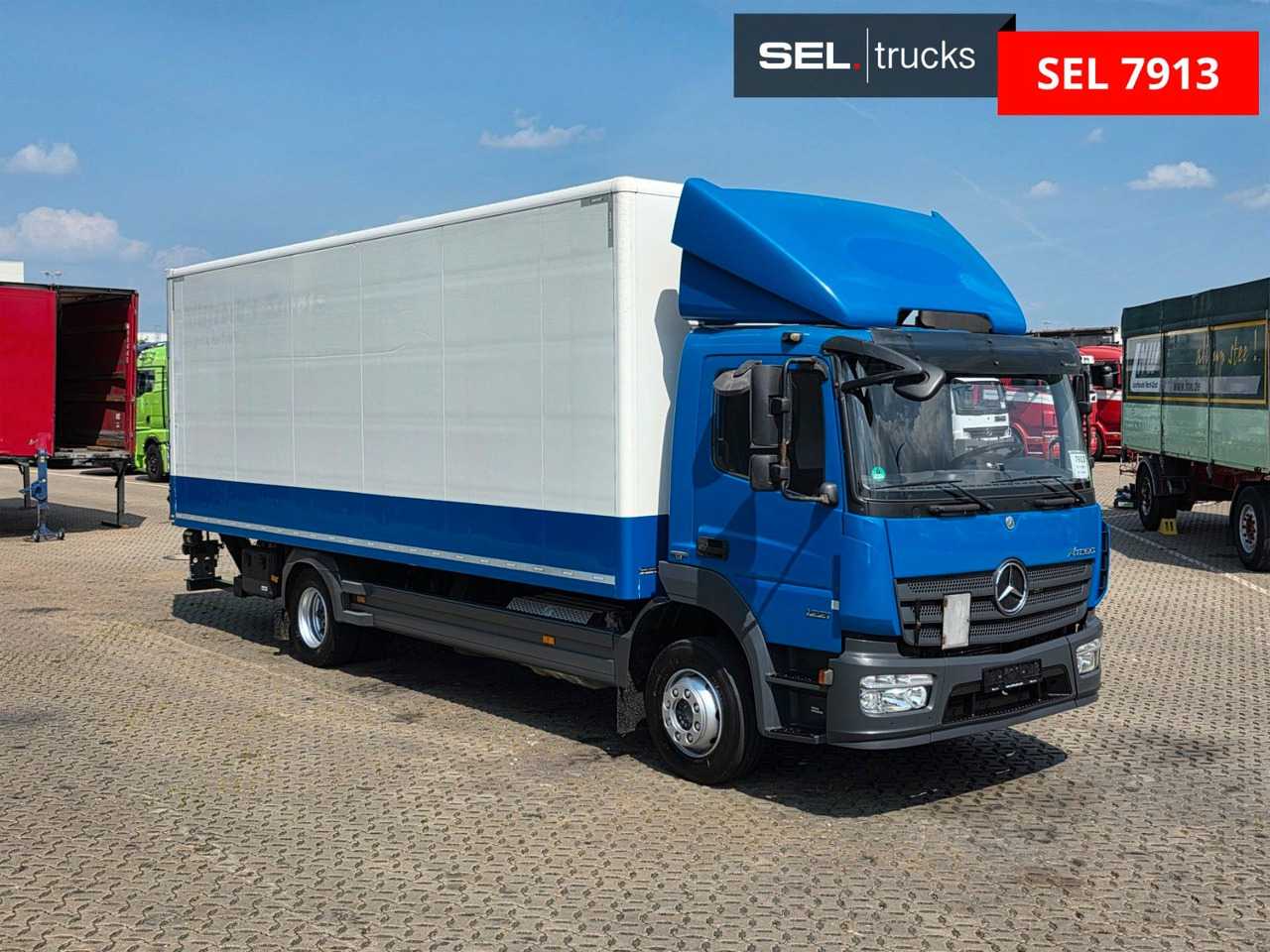 Mercedes-Benz Atego 1221 / Ladebordwand - Kravas automašīna ar slēgto virsbūvi: foto 3 Mercedes-Benz Atego 1221 / Ladebordwand - Kravas automašīna ar slēgto virsbūvi: foto 3