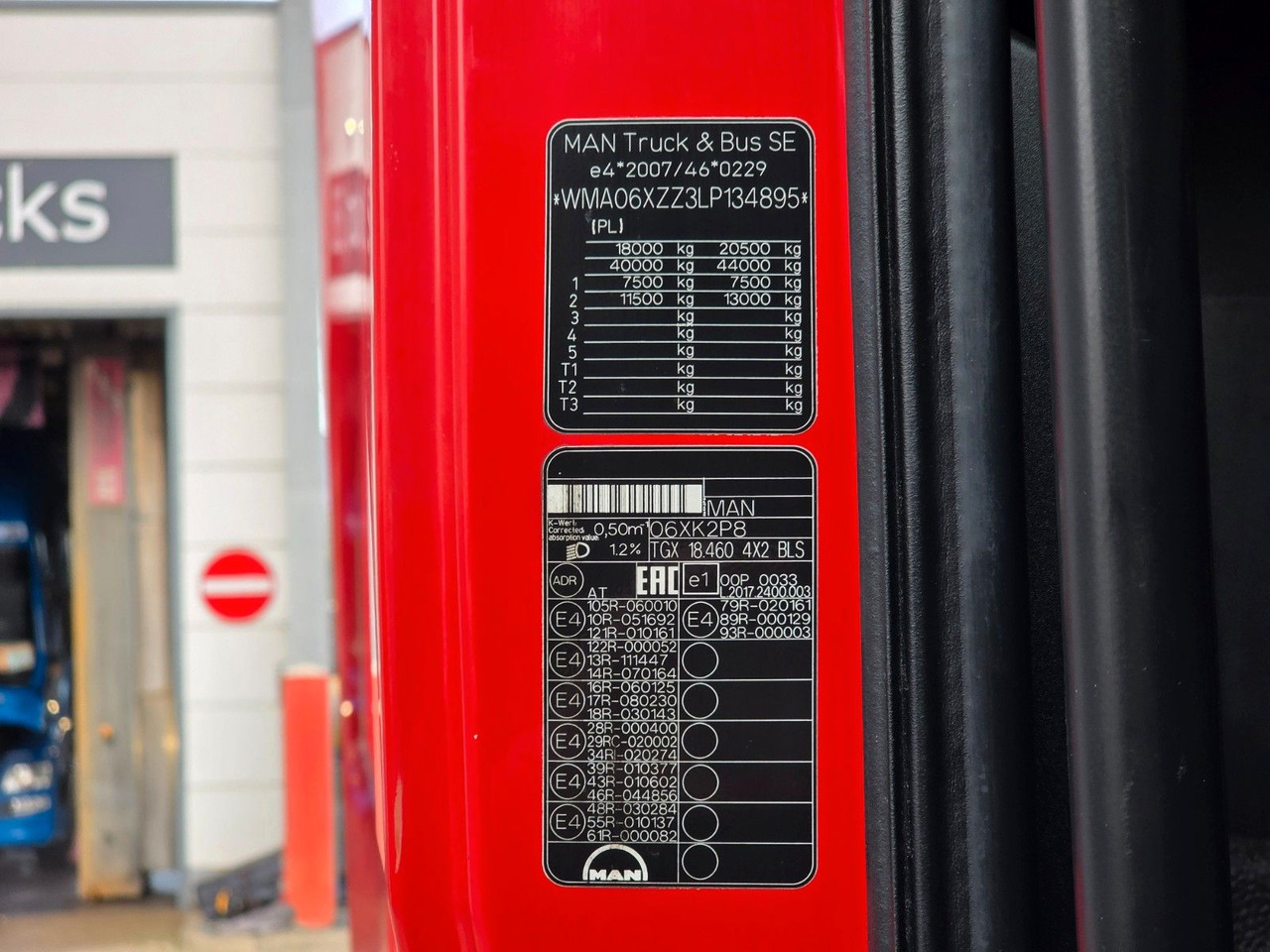 Vilcējs MAN TGX 18.460 4X2 BLS / Retarder / 2 Tanks / ADR AT: foto 27