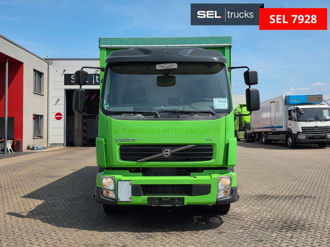 Volvo FL 240 - Kravas automašīna ar tentu: foto 2 Volvo FL 240 - Kravas automašīna ar tentu: foto 2