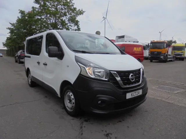 Nissan NV 300 - Autobuss: foto 3 Nissan NV 300 - Autobuss: foto 3
