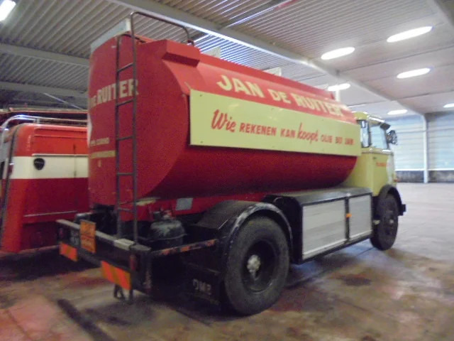 DAF 1600 A1600DF 360 - Autocisterna: foto 3 DAF 1600 A1600DF 360 - Autocisterna: foto 3