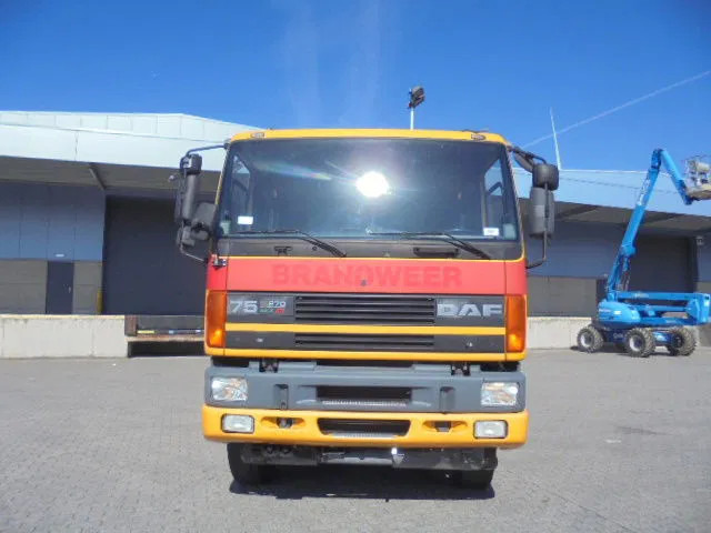 DAF 75.270 ATI 4X4 NL TRUCK - Ugunsdzēsēju mašīna: foto 2 DAF 75.270 ATI 4X4 NL TRUCK - Ugunsdzēsēju mašīna: foto 2