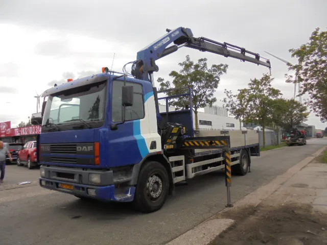 DAF CF 290 - Bortu kravas automašīna/ Platforma: foto 1 DAF CF 290 - Bortu kravas automašīna/ Platforma: foto 1