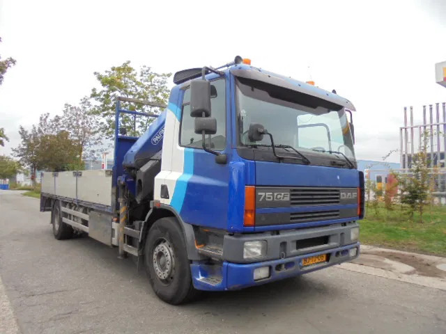 DAF CF 290 - Bortu kravas automašīna/ Platforma: foto 4 DAF CF 290 - Bortu kravas automašīna/ Platforma: foto 4