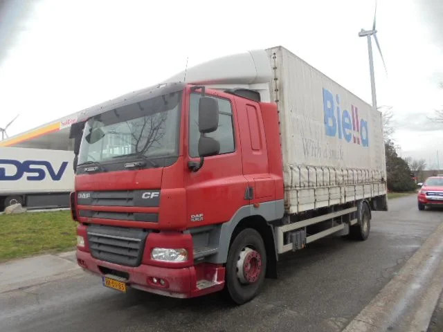 DAF CF 85 360 - Kravas automašīna ar slēgto virsbūvi: foto 1 DAF CF 85 360 - Kravas automašīna ar slēgto virsbūvi: foto 1