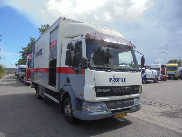 DAF LF 45 150 NL TRUCK SERVICE TRUCK MET COMPRESSOR - Kravas automašīna ar slēgto virsbūvi: foto 5 DAF LF 45 150 NL TRUCK SERVICE TRUCK MET COMPRESSOR - Kravas automašīna ar slēgto virsbūvi: foto 5