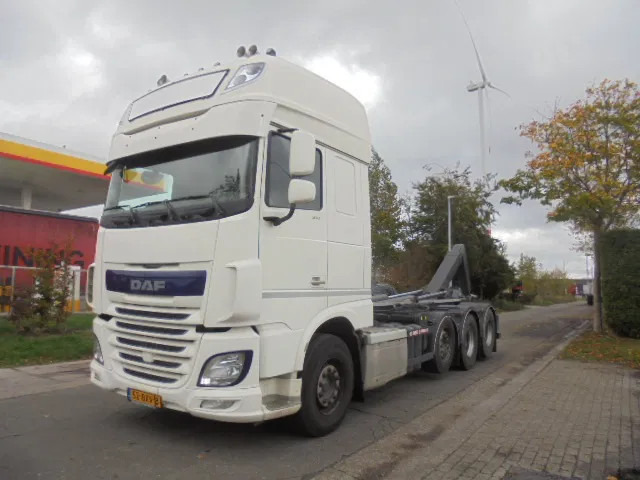 DAF XF 106 510 8X2 TRIPLE NL TRUCK - Pacēlājs ar āķi: foto 1 DAF XF 106 510 8X2 TRIPLE NL TRUCK - Pacēlājs ar āķi: foto 1
