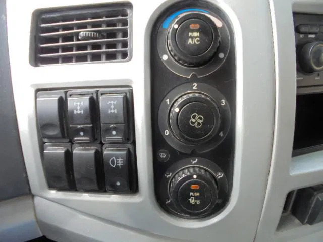 Diversen FOTON DAIMLER TX 3234 6X4 FOTON DAIMLER TX 3234 6X4 līzingu Diversen FOTON DAIMLER TX 3234 6X4 FOTON DAIMLER TX 3234 6X4: foto 17