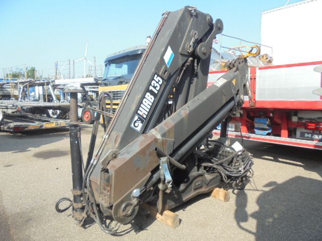 Hiab 135/3 - Bortu kravas automašīna/ Platforma, Kravas auto ar manipulatoru: foto 1 Hiab 135/3 - Bortu kravas automašīna/ Platforma, Kravas auto ar manipulatoru: foto 1