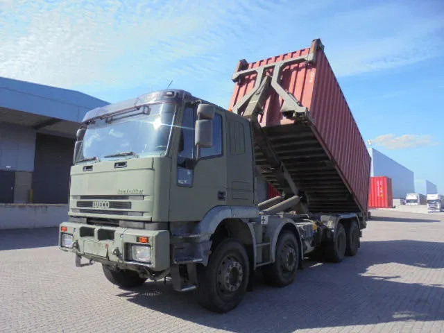 Iveco Eurotrakker 410 E37H - Pacēlājs ar āķi: foto 2 Iveco Eurotrakker 410 E37H - Pacēlājs ar āķi: foto 2