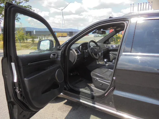 SUV Jeep Grand Cherokee 4X4 SUMMIT EDITION 3.0 LTR V6: foto 13
