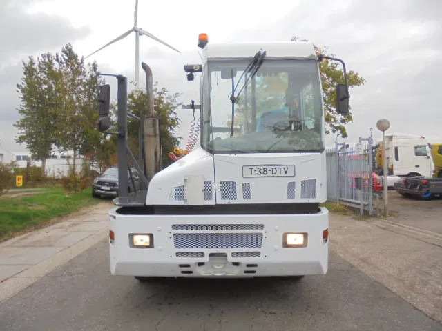 Kalmar TT616I TT616IC-9-L1A8 - Termināļa traktors: foto 2 Kalmar TT616I TT616IC-9-L1A8 - Termināļa traktors: foto 2