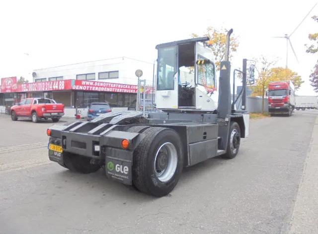 Kalmar TT616I TT616IC-9-L1A8 - Termināļa traktors: foto 5 Kalmar TT616I TT616IC-9-L1A8 - Termināļa traktors: foto 5