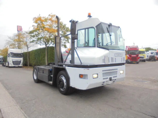 Kalmar TT616I TT616IC-9-L1A8 - Termināļa traktors: foto 3 Kalmar TT616I TT616IC-9-L1A8 - Termināļa traktors: foto 3