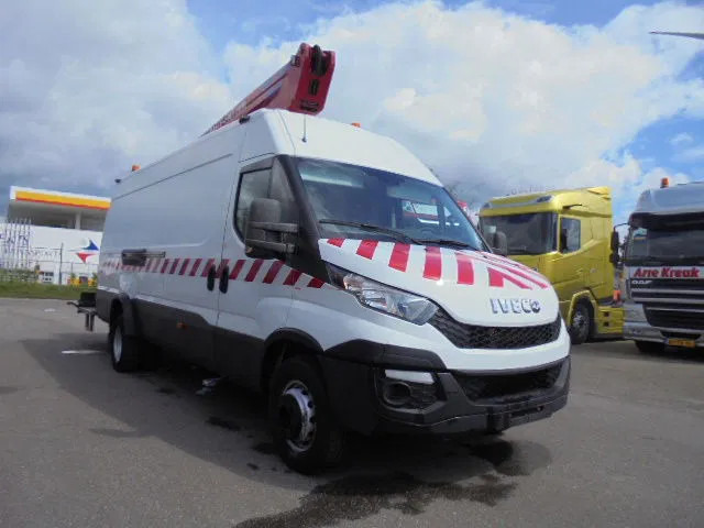Iveco Daily 70 70C17 - Kravas automašīna, Kravas auto ar manipulatoru: foto 2 Iveco Daily 70 70C17 - Kravas automašīna, Kravas auto ar manipulatoru: foto 2