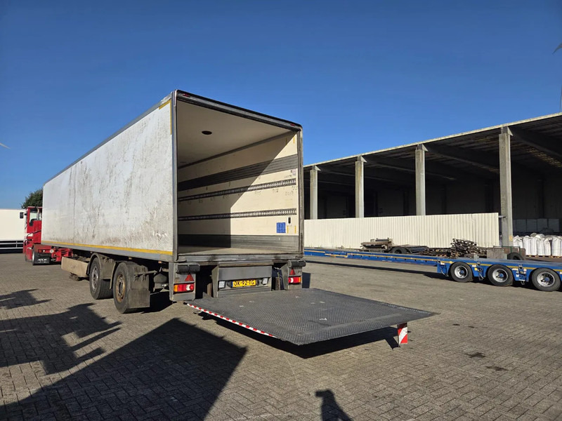 Krone SZ - Puspiekabe slēgtā virsbūve: foto 4 Krone SZ - Puspiekabe slēgtā virsbūve: foto 4