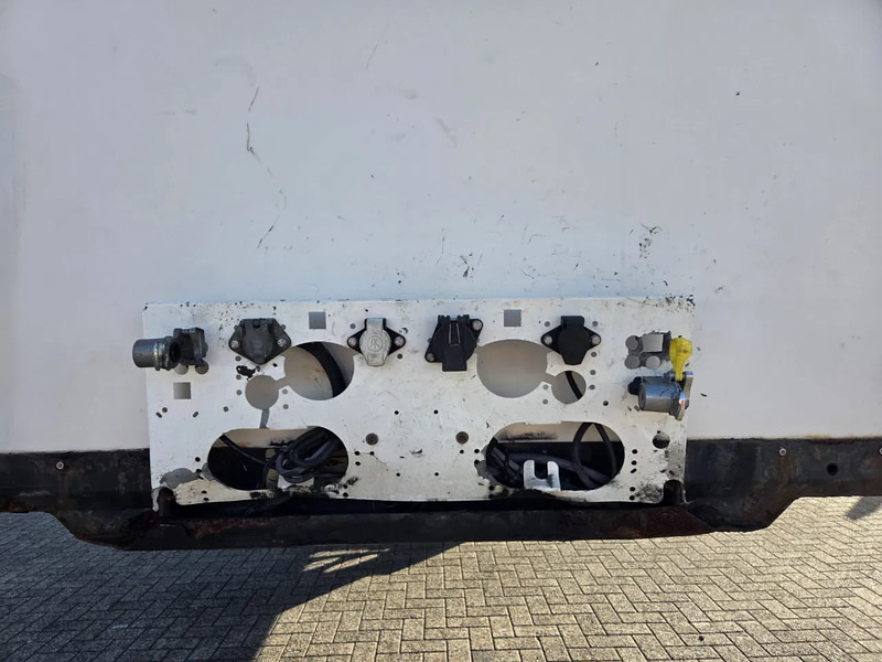 Krone SZ - Puspiekabe slēgtā virsbūve: foto 2 Krone SZ - Puspiekabe slēgtā virsbūve: foto 2