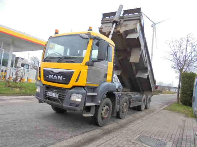 MAN TGS 35.400 8X4 RHD - Kravas automašīna pašizgāzējs: foto 4 MAN TGS 35.400 8X4 RHD - Kravas automašīna pašizgāzējs: foto 4