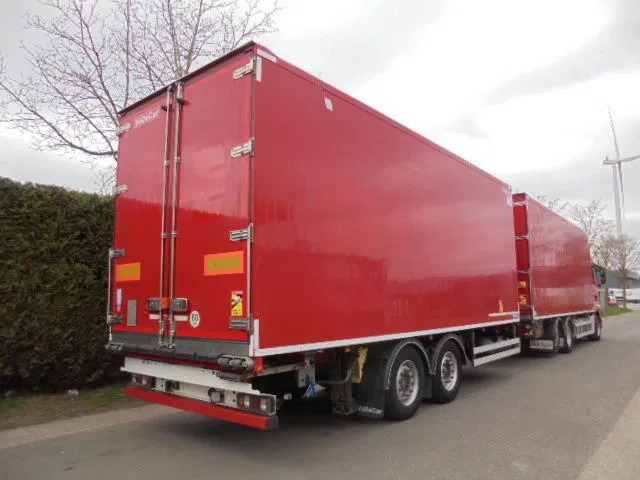 MAN TGX 26.500 XXL + RETARDER + FRC 2026 - Kravas automašīna refrižerators: foto 4 MAN TGX 26.500 XXL + RETARDER + FRC 2026 - Kravas automašīna refrižerators: foto 4
