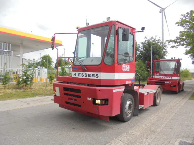 MOL YM225/4X2 40KM/H - Termināļa traktors: foto 1 MOL YM225/4X2 40KM/H - Termināļa traktors: foto 1