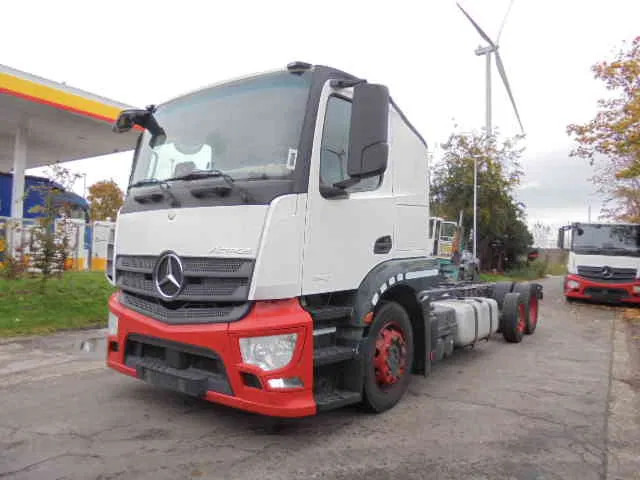 Mercedes-Benz Actros 2340 6X2 EUR 6 - Autovedējs: foto 1 Mercedes-Benz Actros 2340 6X2 EUR 6 - Autovedējs: foto 1