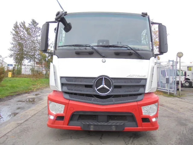 Mercedes-Benz Actros 2340 6X2 EUR 6 - Autovedējs: foto 2 Mercedes-Benz Actros 2340 6X2 EUR 6 - Autovedējs: foto 2