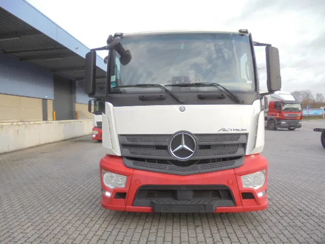 Mercedes-Benz Actros 2340 LL 6X2 - Autovedējs: foto 2 Mercedes-Benz Actros 2340 LL 6X2 - Autovedējs: foto 2