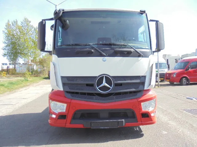 Mercedes-Benz Actros 2340 LL - Autovedējs: foto 2 Mercedes-Benz Actros 2340 LL - Autovedējs: foto 2