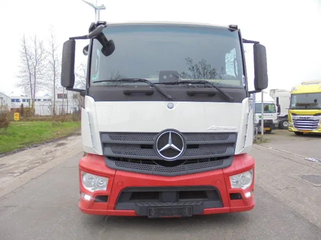 Mercedes-Benz Actros 2340 LL - Autovedējs: foto 3 Mercedes-Benz Actros 2340 LL - Autovedējs: foto 3