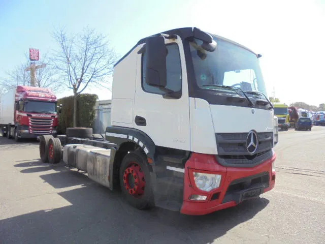 Mercedes-Benz Actros 2340 LL - Autovedējs: foto 3 Mercedes-Benz Actros 2340 LL - Autovedējs: foto 3