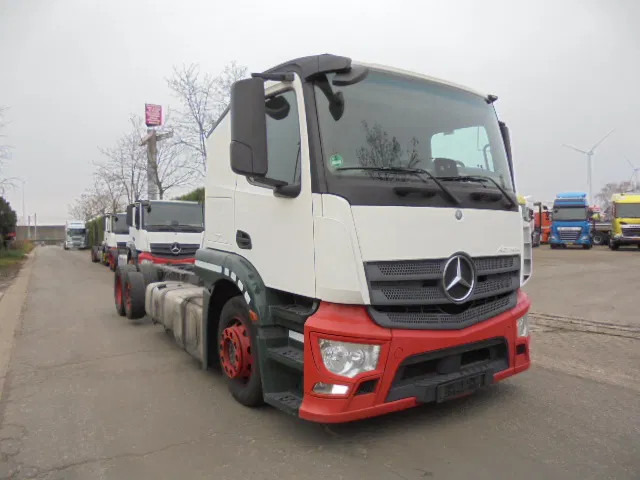 Mercedes-Benz Actros 2340 LL - Autovedējs: foto 4 Mercedes-Benz Actros 2340 LL - Autovedējs: foto 4