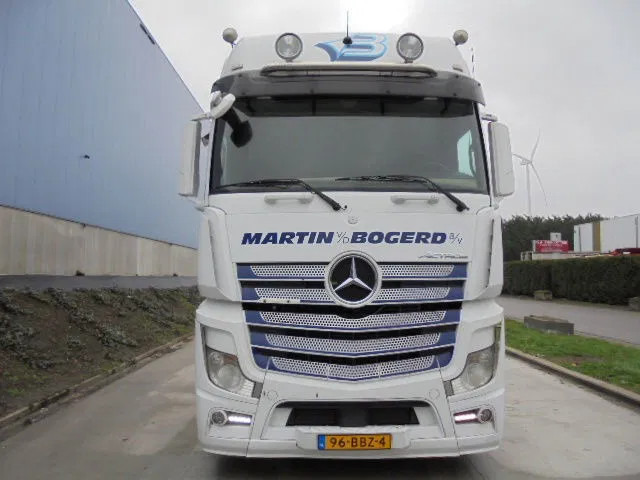 Mercedes-Benz Actros 2542 6X2 - Šasija kravas automašīna: foto 2 Mercedes-Benz Actros 2542 6X2 - Šasija kravas automašīna: foto 2