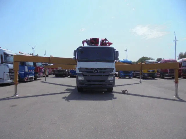 Mercedes-Benz Actros 4144 8X4 SANY 56M BETONPOMP - Betona sūknis: foto 3 Mercedes-Benz Actros 4144 8X4 SANY 56M BETONPOMP - Betona sūknis: foto 3