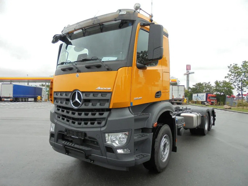 Mercedes-Benz Arocs AROCS 2848 6X2 MET FABRIEKS GARANTIE - Šasija kravas automašīna: foto 1 Mercedes-Benz Arocs AROCS 2848 6X2 MET FABRIEKS GARANTIE - Šasija kravas automašīna: foto 1