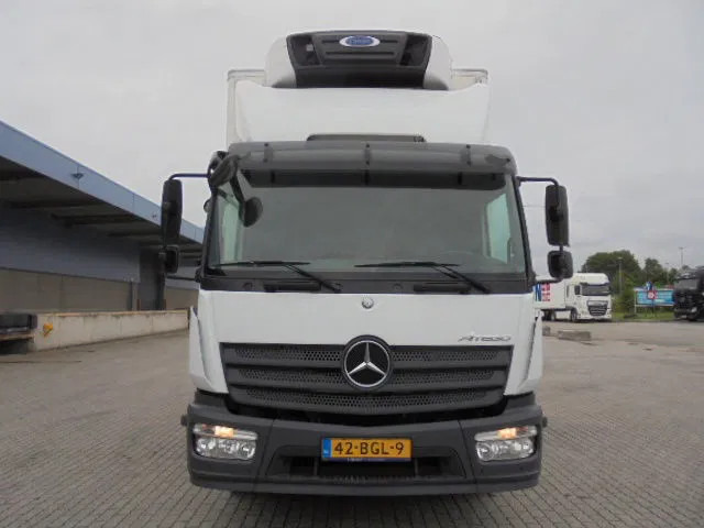 Mercedes-Benz Atego 1218 - Izometriskais kravas automašīna: foto 2 Mercedes-Benz Atego 1218 - Izometriskais kravas automašīna: foto 2