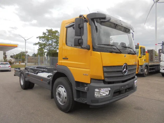 Mercedes-Benz Atego 1518 NEW DEMO MET FABRIEKS GARANTIE - Šasija kravas automašīna: foto 3 Mercedes-Benz Atego 1518 NEW DEMO MET FABRIEKS GARANTIE - Šasija kravas automašīna: foto 3