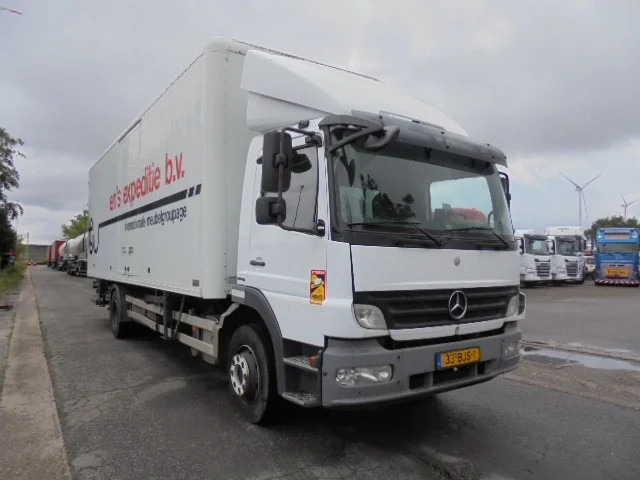 Mercedes-Benz Atego 1529 290 PS MANEEL GEARBOX - Kravas automašīna ar slēgto virsbūvi: foto 2 Mercedes-Benz Atego 1529 290 PS MANEEL GEARBOX - Kravas automašīna ar slēgto virsbūvi: foto 2