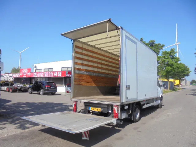 Mercedes-Benz Sprinter 316 CDI - Furgons ar slēgtā virsbūve: foto 4 Mercedes-Benz Sprinter 316 CDI - Furgons ar slēgtā virsbūve: foto 4