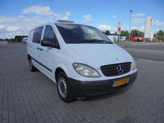 Mercedes-Benz Vito 110 - Mazs furgons, Kravas-pasažieru furgons: foto 3 Mercedes-Benz Vito 110 - Mazs furgons, Kravas-pasažieru furgons: foto 3