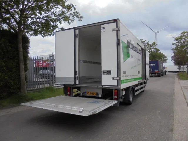 Renault D 6.5 150 NL TRUCK - Kravas automašīna refrižerators: foto 4 Renault D 6.5 150 NL TRUCK - Kravas automašīna refrižerators: foto 4