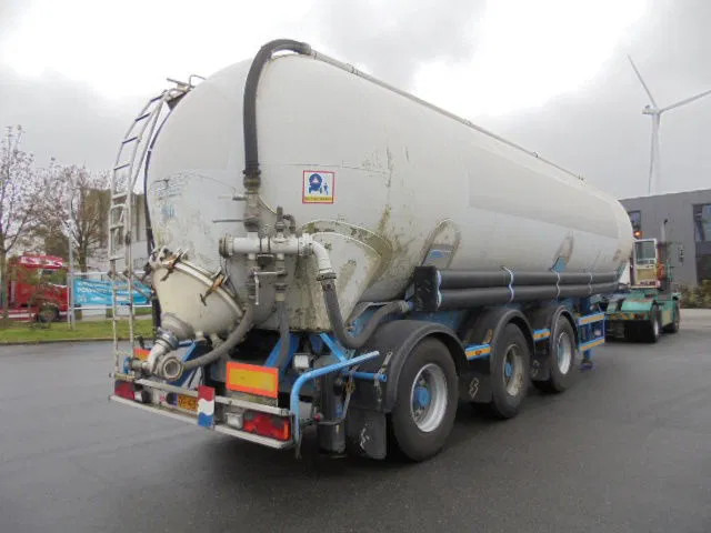 SPITZER SK 50 CAL - Puspiekabe cisterna: foto 4 SPITZER SK 50 CAL - Puspiekabe cisterna: foto 4