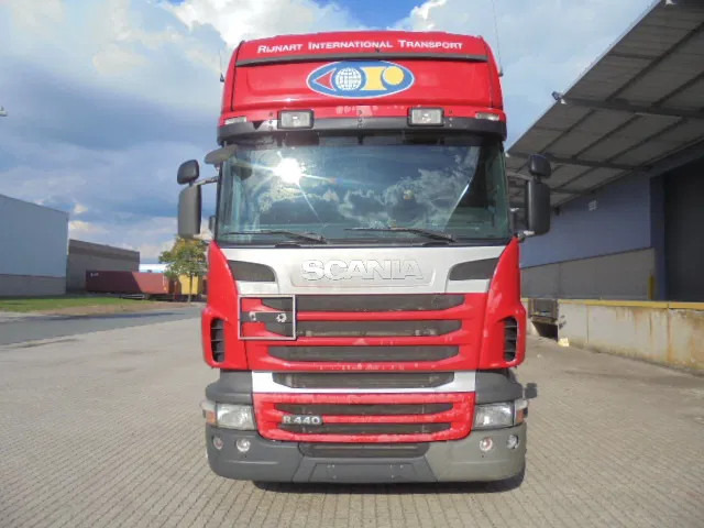 Scania R440 6X2 VOLUME COMBI + RETARDER - Kravas automašīna ar slēgto virsbūvi: foto 2 Scania R440 6X2 VOLUME COMBI + RETARDER - Kravas automašīna ar slēgto virsbūvi: foto 2