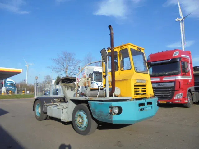 Terberg YT NL TRUCK - Termināļa traktors: foto 3 Terberg YT NL TRUCK - Termināļa traktors: foto 3