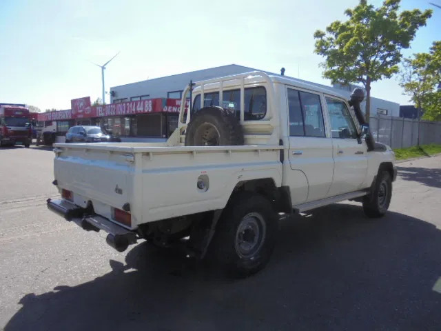 Toyota Land Cruiser HJ79L 4X4 CREWCAB PICKUP EXPORT OUTSIDE EU ONLY - Pikaps: foto 4 Toyota Land Cruiser HJ79L 4X4 CREWCAB PICKUP EXPORT OUTSIDE EU ONLY - Pikaps: foto 4