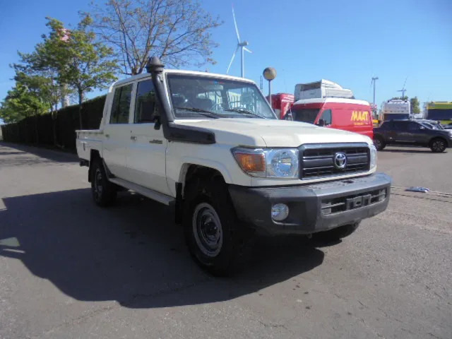 Toyota Land Cruiser HJ79L 4X4 CREWCAB PICKUP EXPORT OUTSIDE EU ONLY - Pikaps: foto 3 Toyota Land Cruiser HJ79L 4X4 CREWCAB PICKUP EXPORT OUTSIDE EU ONLY - Pikaps: foto 3