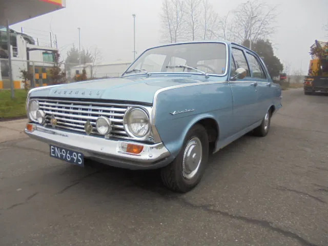Vauxhall Victor 101 SUPER - Sedans: foto 1 Vauxhall Victor 101 SUPER - Sedans: foto 1