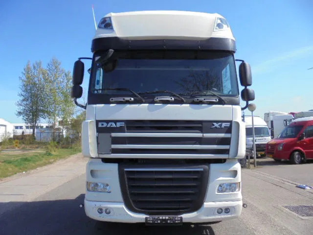 DAF XF 105.460 SUPERSPACE - Vilcējs: foto 2 DAF XF 105.460 SUPERSPACE - Vilcējs: foto 2
