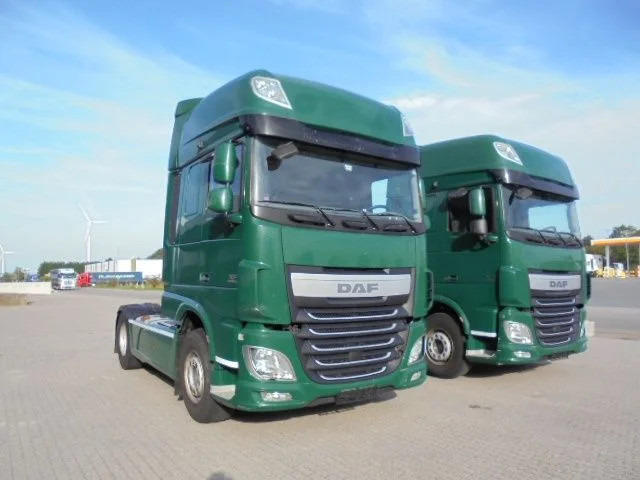 DAF XF 106.460 SUPER SPACE CAB - Vilcējs: foto 3 DAF XF 106.460 SUPER SPACE CAB - Vilcējs: foto 3