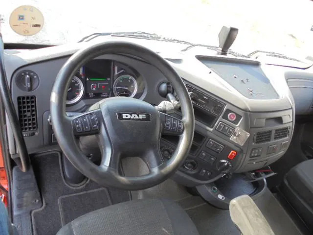 Interior photo 2: Vilcējs DAF XF 440 FT MEGA
